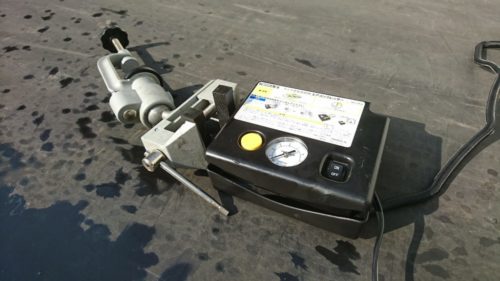 キャリパーピストン押し出し